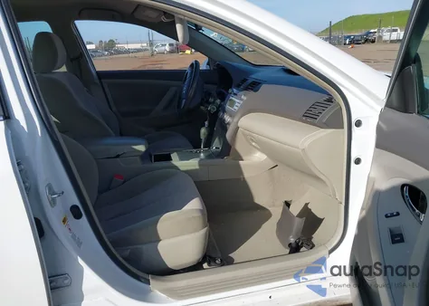 2010 Toyota Camry Le z USA, uszkodzony, nr VIN 4T1BK3EK4AU603358